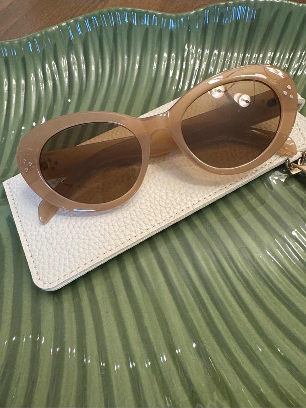 Beige Cat-Eye Sunglasses for Women - Chic Neutral Frame